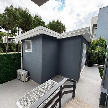 17 Villa
