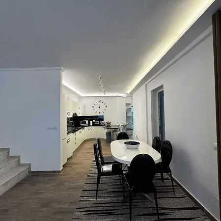 17 Villa